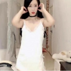 某推妹子主播（梦菲桐香）精品浮力合集