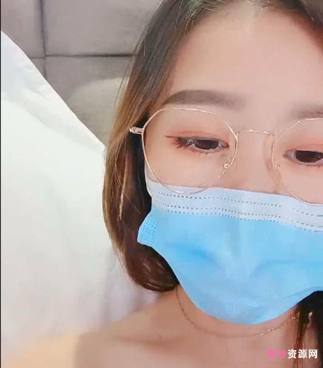 虎牙新晋超级人气宅男粉心目中的粉嫩小仙女极品无毛粉鲍神(pretty小语儿)最新噼里啪啦合集【21v-17.8G】