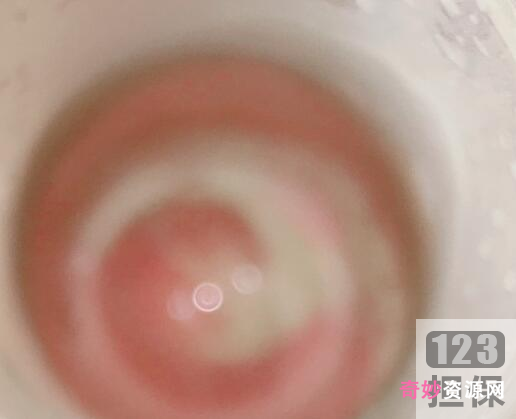 《00后小可爱有喵酱的玻璃管COS系列:点燃创造力的艺术火花》