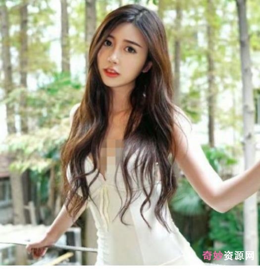 御姐轻熟少女(萌汁)户外作品大合集:性感白色丝袜、蕾丝丝袜,衣裙破洞情调诱人福利