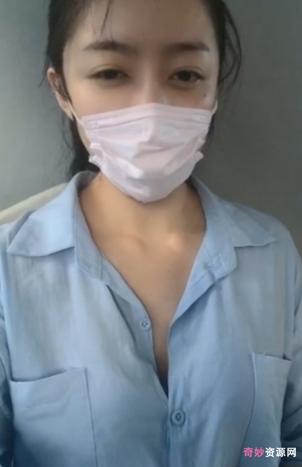 高铁展示合集:娜美的9v电压和2.7克魅力展示这个视频合集展示了娜美在不同场景下的高铁展示,她以独特风格和技巧吸引观众眼球。外貌清新脱俗,气质与主题相得益彰,让人印象深刻。欣赏多个高铁展示瞬间,感受娜美带来的震撼。