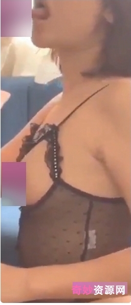 莉莉姐姐:广州御姐,颜值无可挑剔
