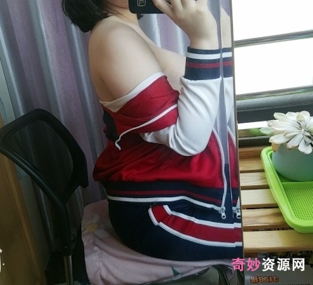 眼镜学妹表演青春魅力,54V1.7G最全合集BT下载