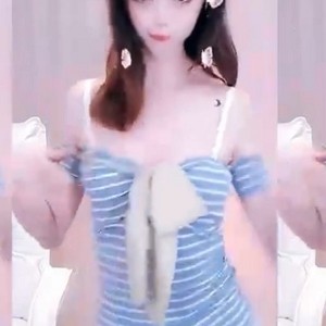 转载斗鱼虎牙热舞小软软最新合集21V2.37G，付费群大尺定制