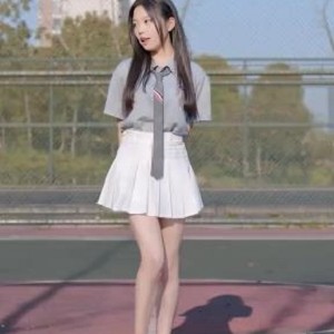 B站换脸精选网红欣小萌最新合集12V50M，包含拉腿动作与网红资源