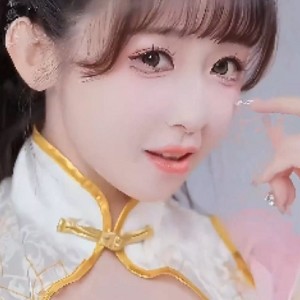 阿黑颜少女性感夕夕最新合集1V500M，舔脚秀足，道具模拟足艺