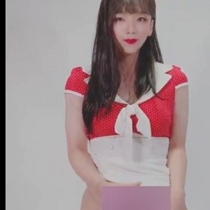 推特有尺度清纯艺校嫩妹刘兵2V1G稀缺诱人