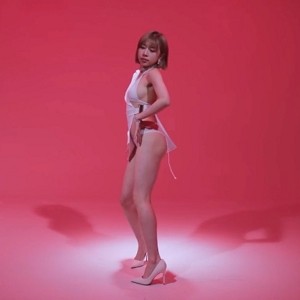 sasa丝足诱惑合集14部11.4G太撩人了