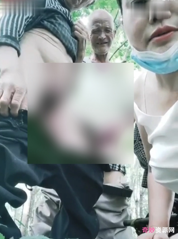 小美大罩杯户外视频合集1V某音459m丰满少妇老头团建