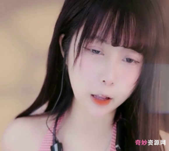 网易CC深田老师热辣视频合集64部6.95G，脸蛋婴儿肥紧身领口歪漏肩香汗滑喘息急