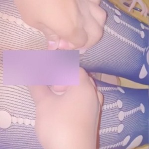 云盘破洞网袜优质视频1部95M娇小身材