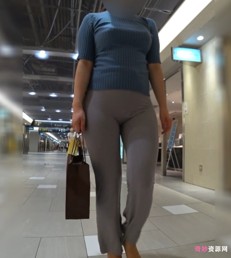 Pcolle风雨飞臀外拍特辑43部22G战损版