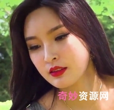 灰丝包臀裙雪糕洗车诱惑1V301M美腿太吸睛