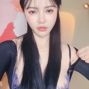 OnlyFans大罩杯博主muchitina圣诞限定1V后推车摇晃太震撼1.33G