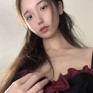 果冻小姐反差私拍9V222M甜美妹子隐藏另一面
